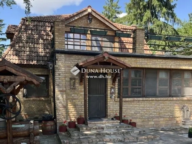 Eladó ház Majosháza 257 nm