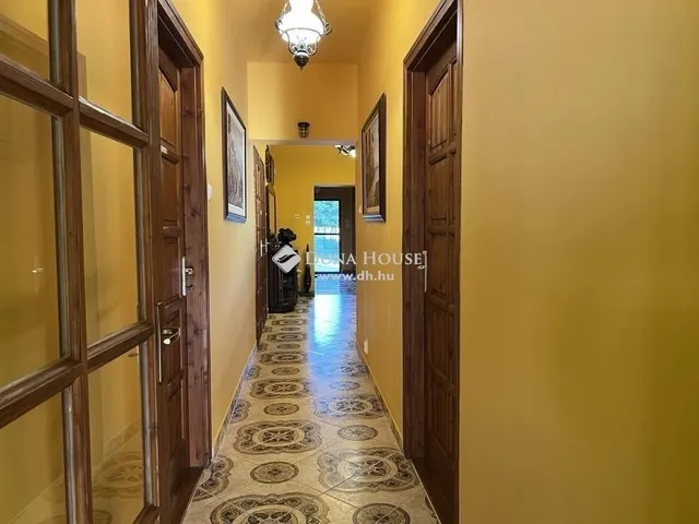 Eladó ház Majosháza 257 nm