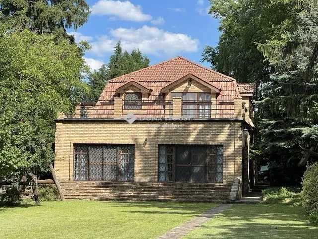 Eladó ház Majosháza 257 nm