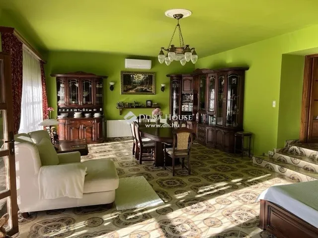 Eladó ház Majosháza 257 nm