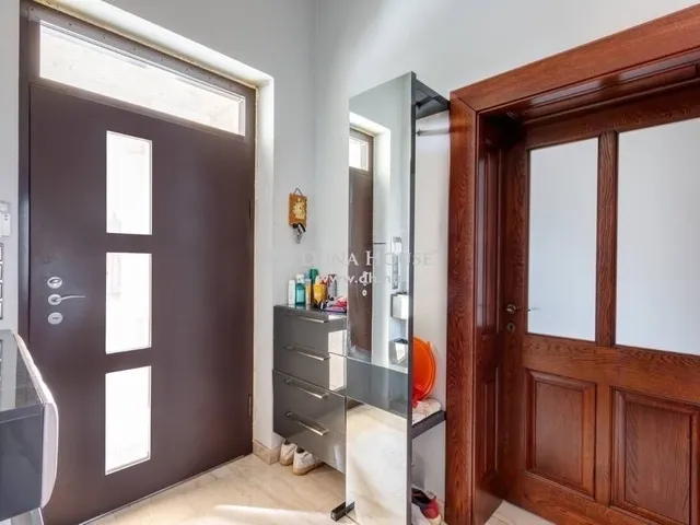 Eladó ház Dabas 293 nm