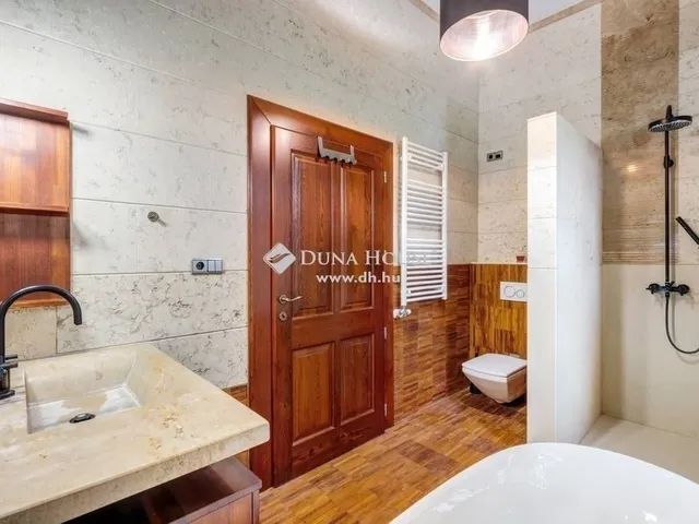 Eladó ház Dabas 293 nm