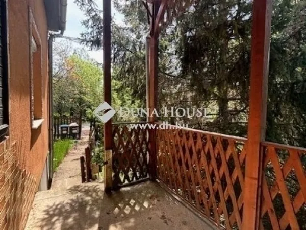 Eladó ház Budapest XVI. kerület 180 nm