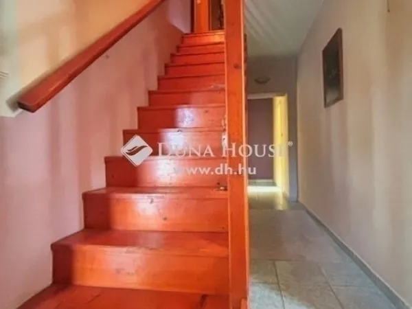 Eladó ház Budapest XVI. kerület 180 nm