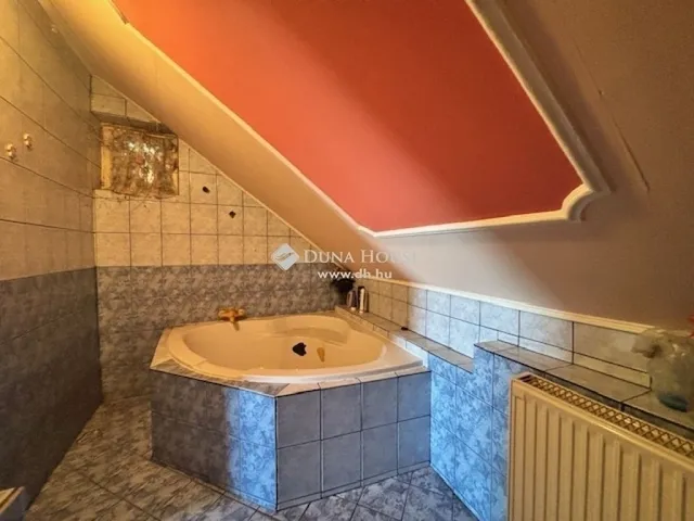 Eladó ház Budapest XVI. kerület 180 nm