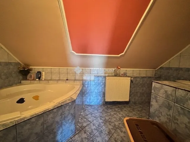 Eladó ház Budapest XVI. kerület 180 nm