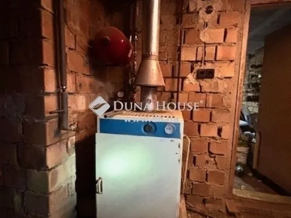 Eladó ház Budapest XVI. kerület 180 nm