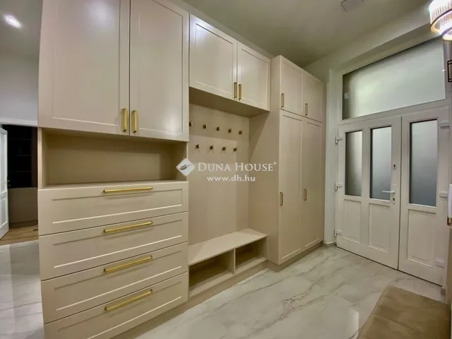 Eladó lakás Budapest V. kerület, Belváros 145 nm