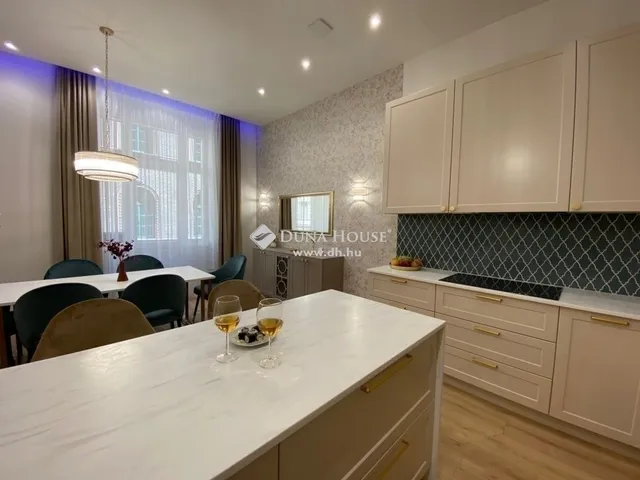 Eladó lakás Budapest V. kerület, Belváros 145 nm