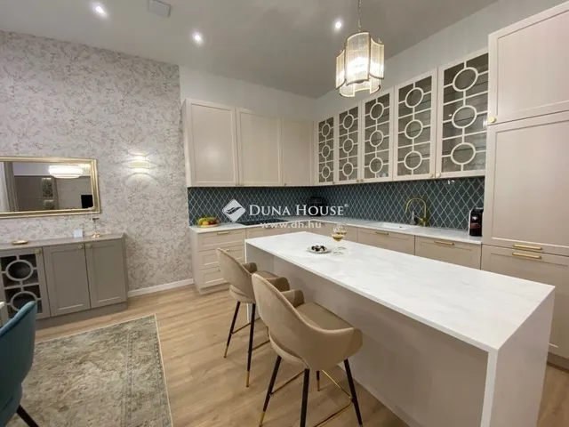 Eladó lakás Budapest V. kerület, Belváros 145 nm