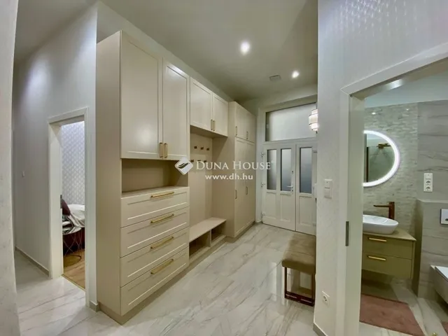 Eladó lakás Budapest V. kerület, Belváros 145 nm