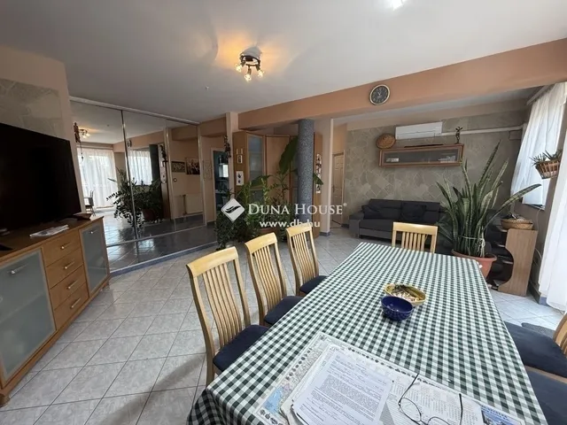 Eladó ház Budapest XX. kerület, Gubacsipuszta 256 nm