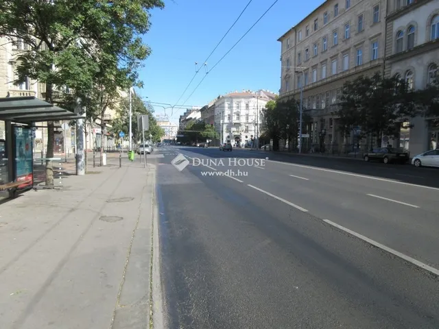 Eladó kereskedelmi és ipari ingatlan Budapest V. kerület, Belváros 300 nm