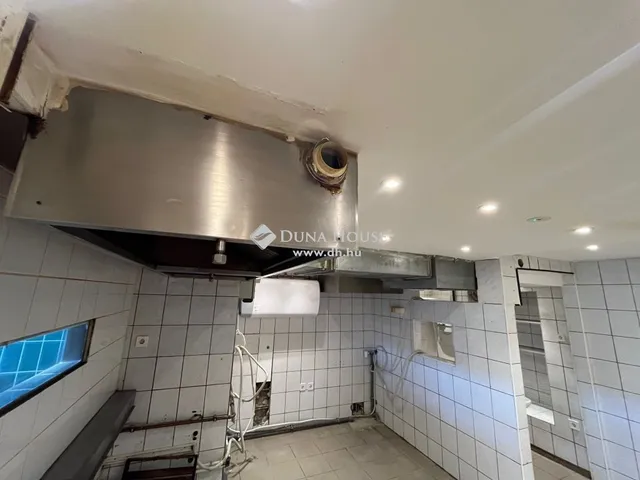 Eladó kereskedelmi és ipari ingatlan Budapest V. kerület, Lipótváros 71 nm