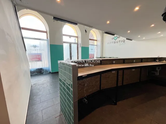 Eladó kereskedelmi és ipari ingatlan Budapest V. kerület, Lipótváros 71 nm
