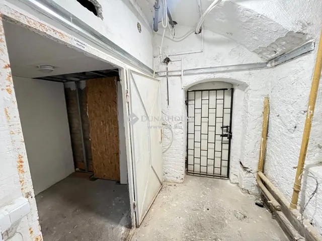 Eladó kereskedelmi és ipari ingatlan Budapest V. kerület, Lipótváros 71 nm