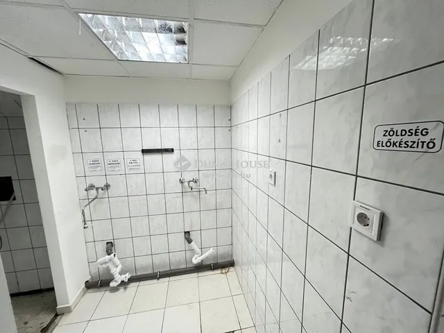 Eladó kereskedelmi és ipari ingatlan Budapest V. kerület, Lipótváros 71 nm