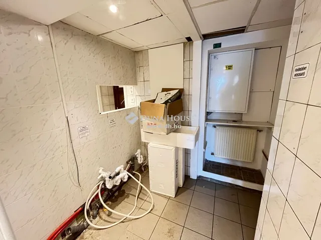 Eladó kereskedelmi és ipari ingatlan Budapest V. kerület, Lipótváros 71 nm