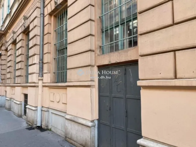 Eladó kereskedelmi és ipari ingatlan Budapest IX. kerület, Belső Ferencváros 300 nm
