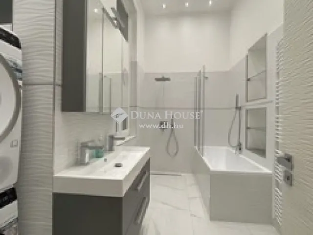 Eladó lakás Budapest V. kerület, Belváros 73 nm