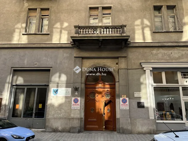 Eladó kereskedelmi és ipari ingatlan Budapest V. kerület, Belváros 127 nm