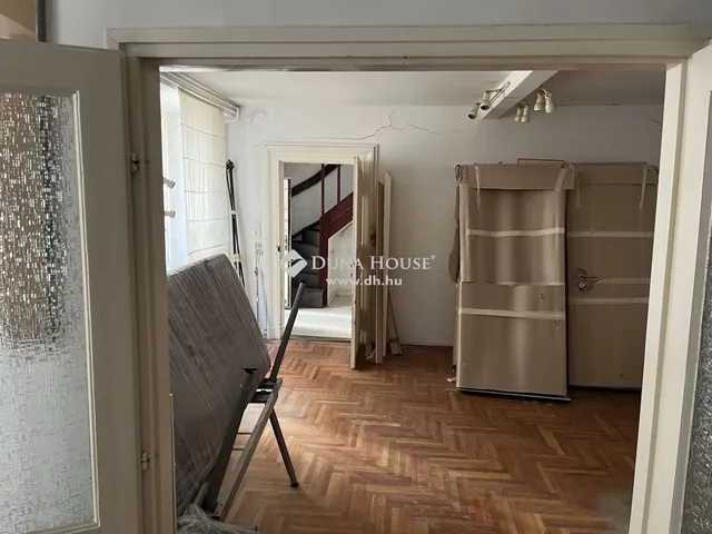 Eladó kereskedelmi és ipari ingatlan Budapest V. kerület, Belváros 127 nm