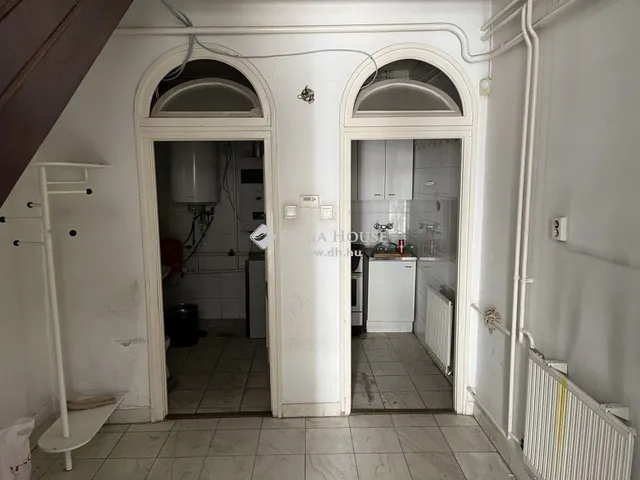 Eladó kereskedelmi és ipari ingatlan Budapest V. kerület, Belváros 127 nm