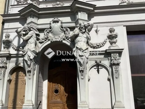 Eladó kereskedelmi és ipari ingatlan Budapest V. kerület, Belváros 127 nm