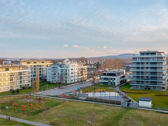 Eladó lakás Balatonlelle 105 nm