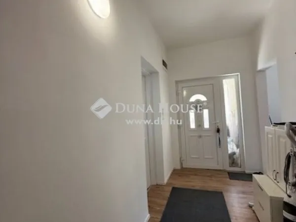 Eladó ház Vecsés 210 nm