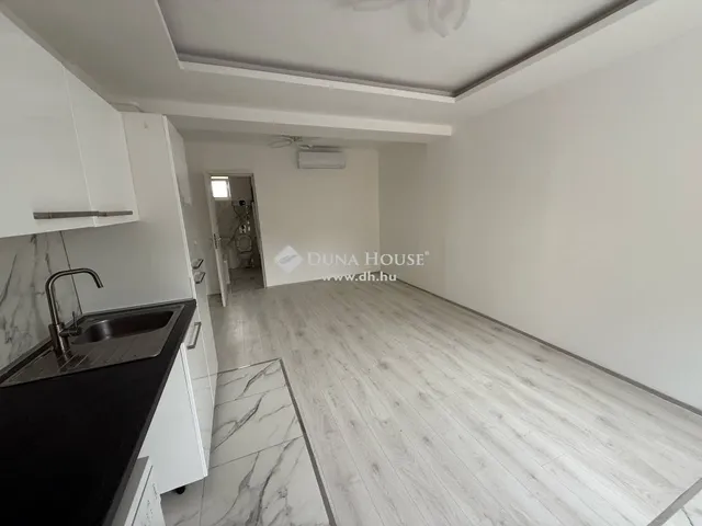 Eladó ház Vecsés 25 nm