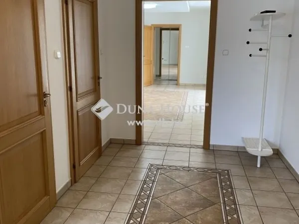 Eladó ház Budapest XVII. kerület, Rákoscsaba-Újtelep 210 nm