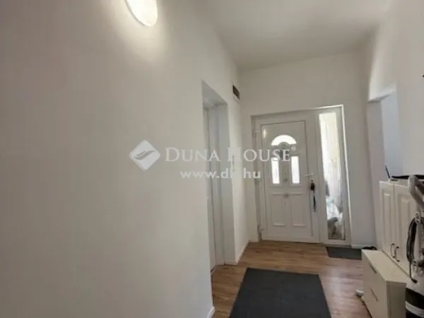 Eladó ház Vecsés, Halmitelep 210 nm