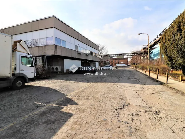 Eladó kereskedelmi és ipari ingatlan Budapest XXI. kerület, Gyártelep 2984 nm