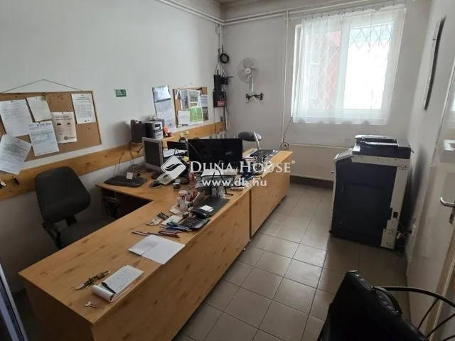 Eladó kereskedelmi és ipari ingatlan Budapest XV. kerület, Újpalota 1306 nm