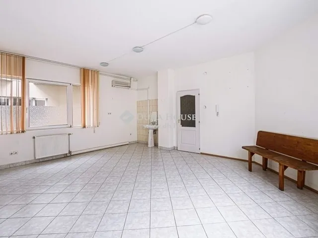Eladó lakás Budapest XXI. kerület 156 nm