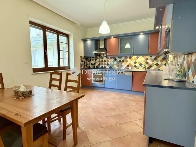 Eladó lakás Budapest I. kerület 72 nm