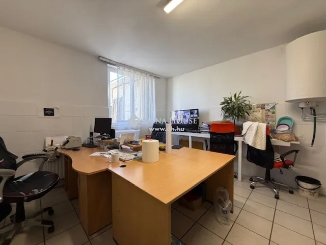 Eladó kereskedelmi és ipari ingatlan Üllő 1400 nm