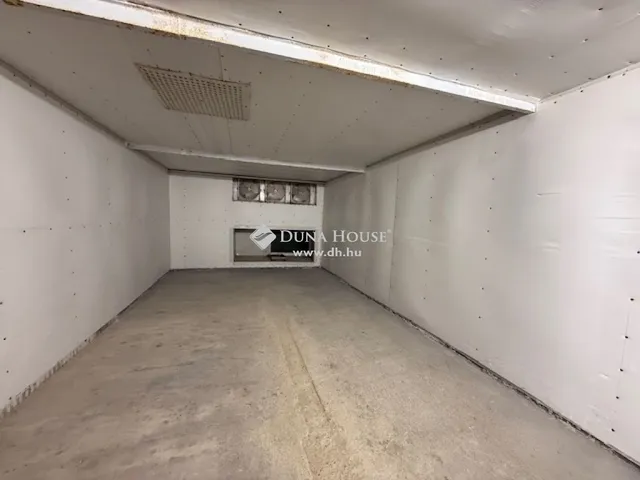 Eladó kereskedelmi és ipari ingatlan Üllő 1400 nm