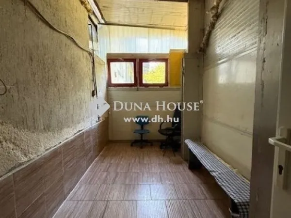 Eladó kereskedelmi és ipari ingatlan Üllő 1400 nm