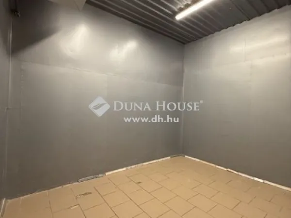 Eladó kereskedelmi és ipari ingatlan Üllő 1400 nm