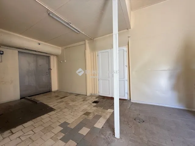 Eladó kereskedelmi és ipari ingatlan Üllő 1400 nm