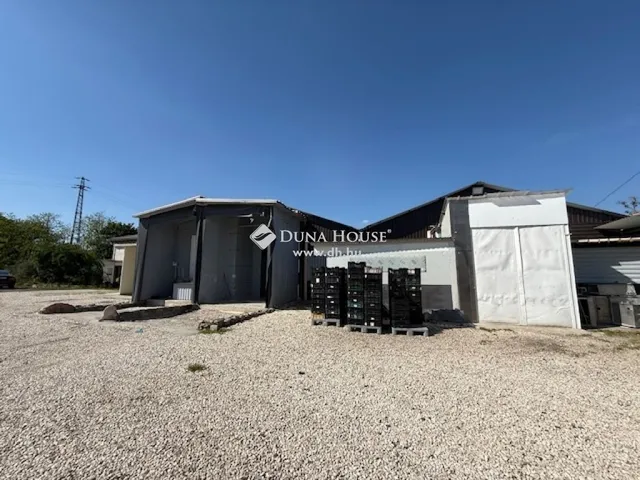 Eladó kereskedelmi és ipari ingatlan Üllő 1400 nm