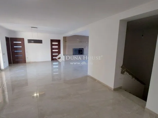 Eladó ház Mogyoród 316 nm