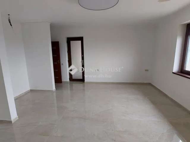Eladó ház Mogyoród 316 nm