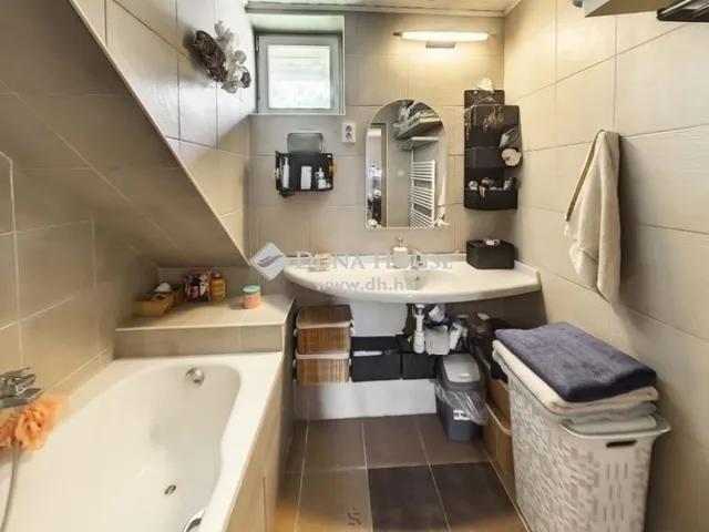 Eladó ház Fót 286 nm