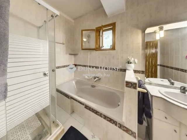 Eladó ház Fót 286 nm