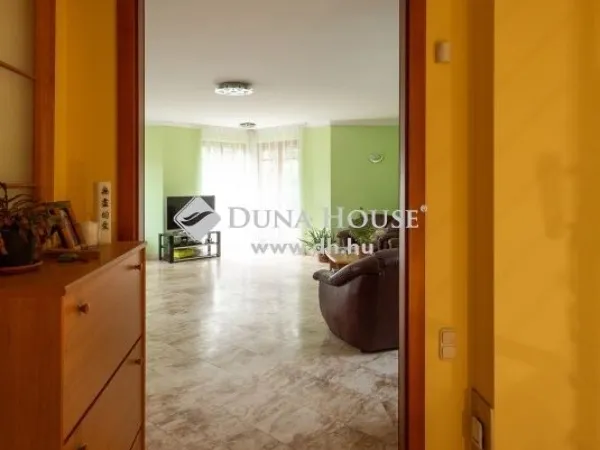 Eladó lakás Solymár 242 nm