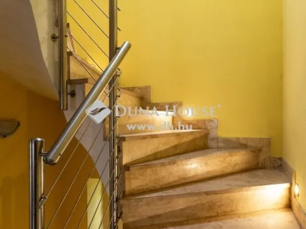Eladó lakás Solymár 242 nm