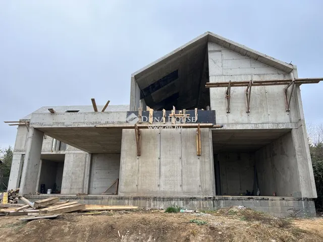 Eladó ház Diósd 300 nm